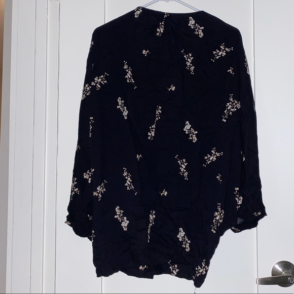 Lilyful black - Picture 2 of 5